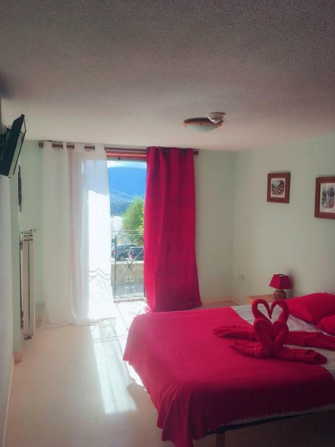Gite Les Cariolettes Font-Romeu-Odeillo-Via Exterior foto